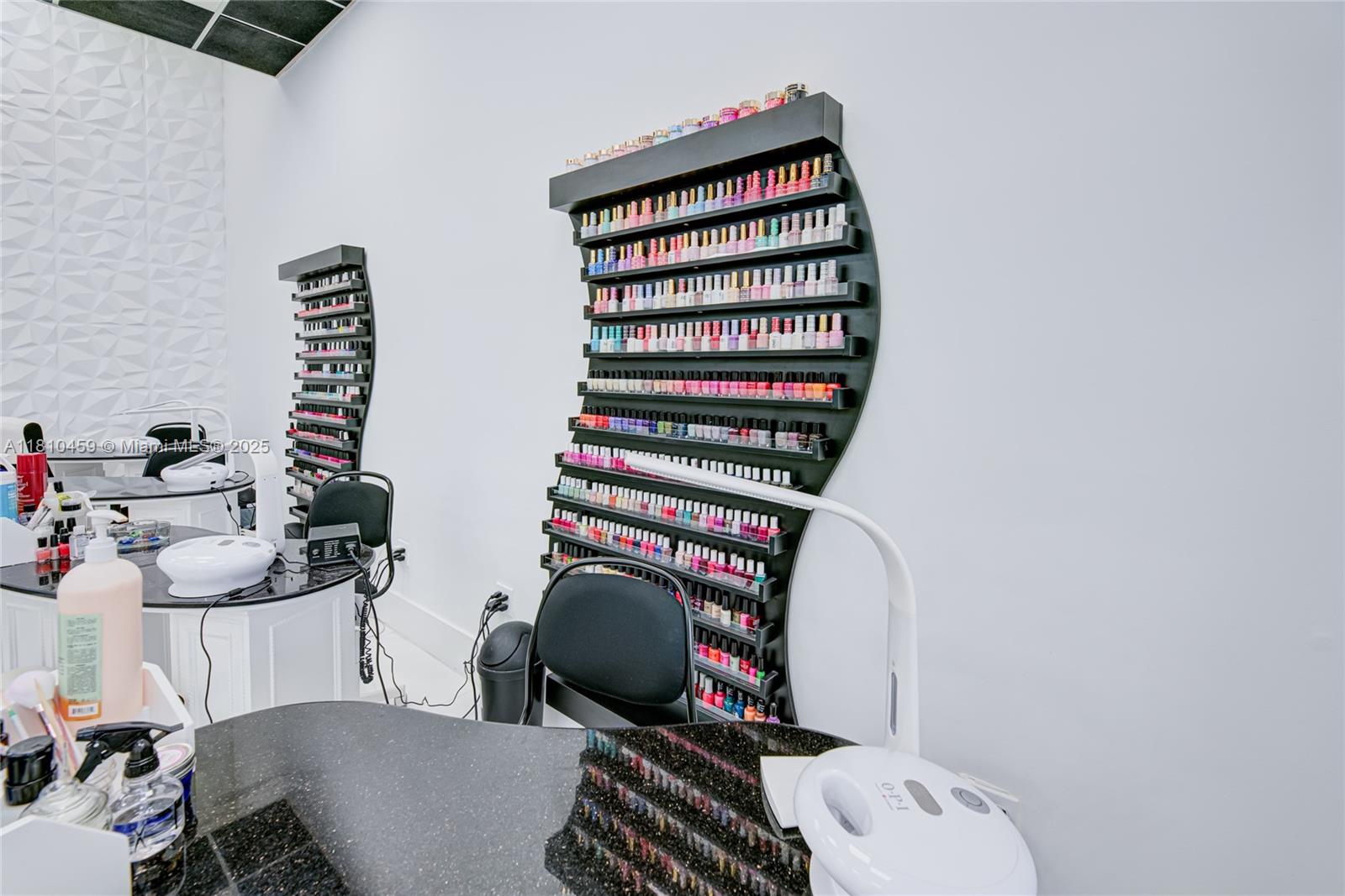 Beauty & Nail Salon For Sale In Fontainebleau