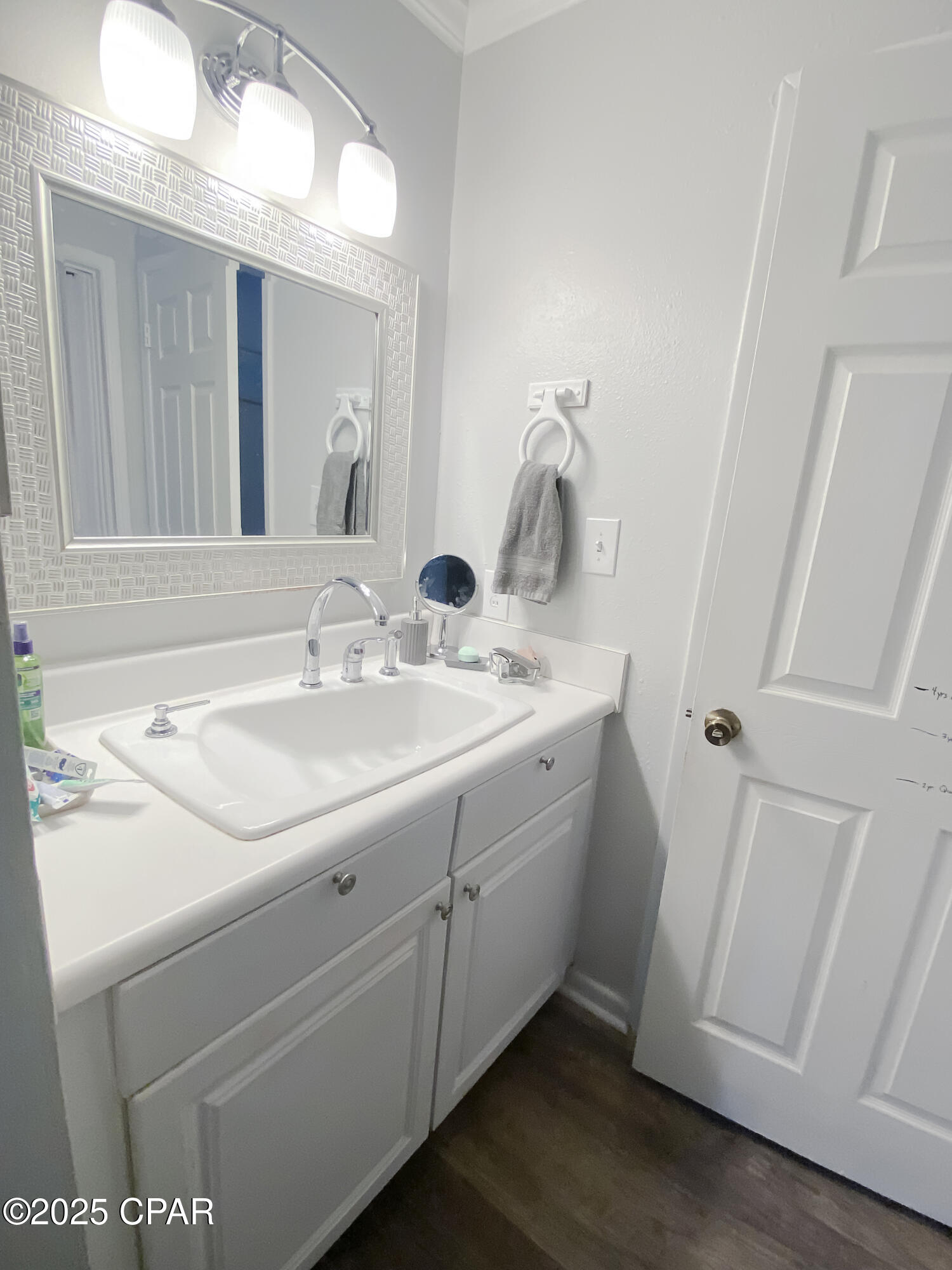 Image 18 For 1025 19th Street 2d