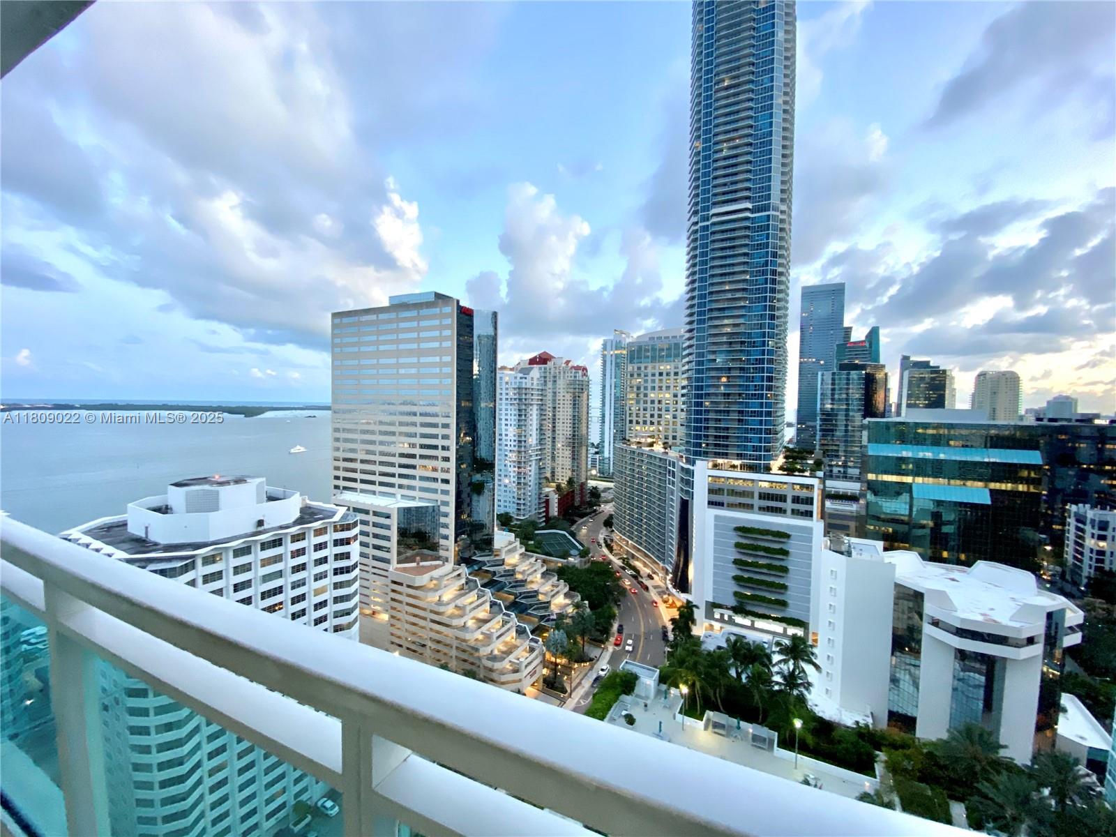 Condo for Sale in Miami, FL