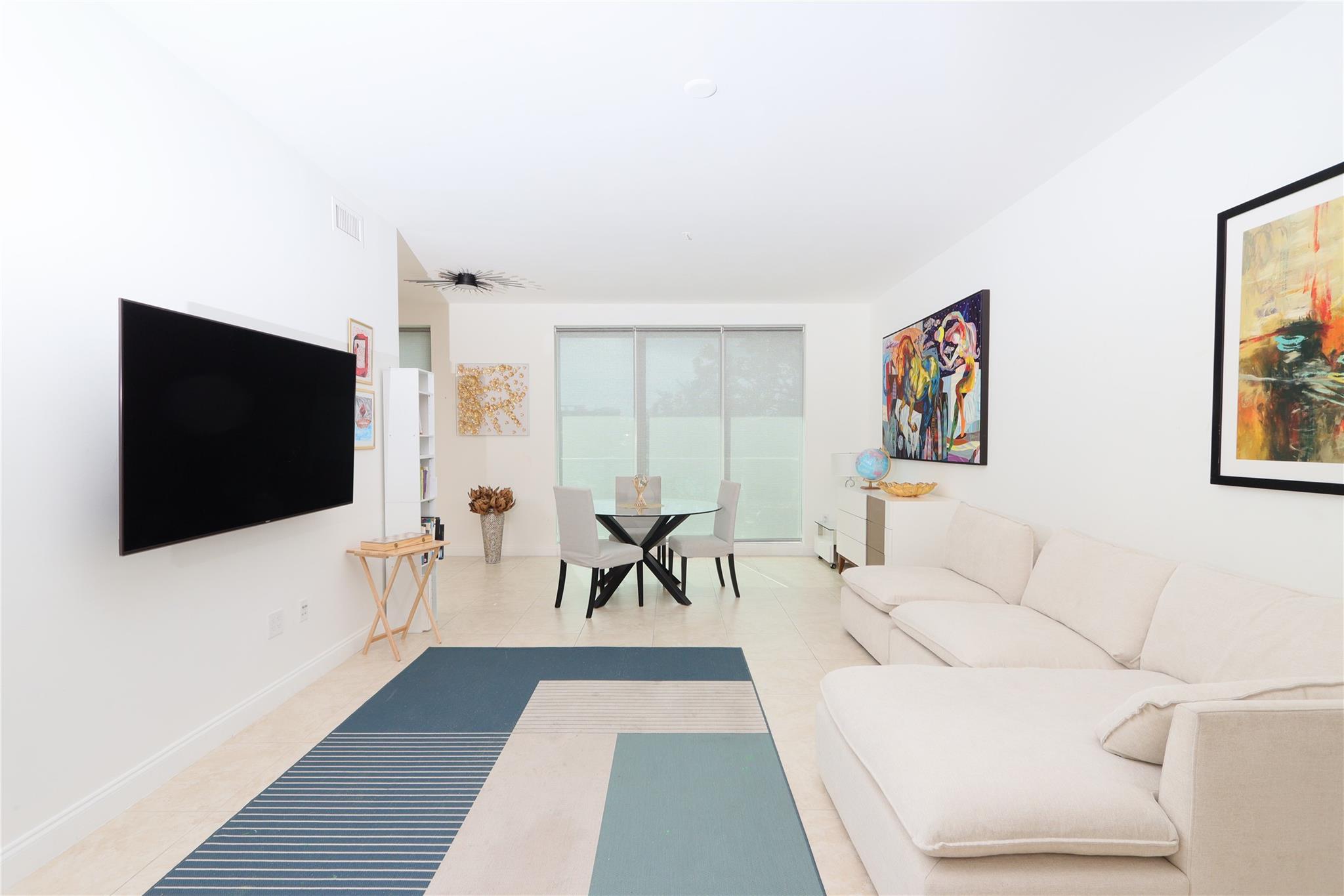 Las Olas Grand Condo