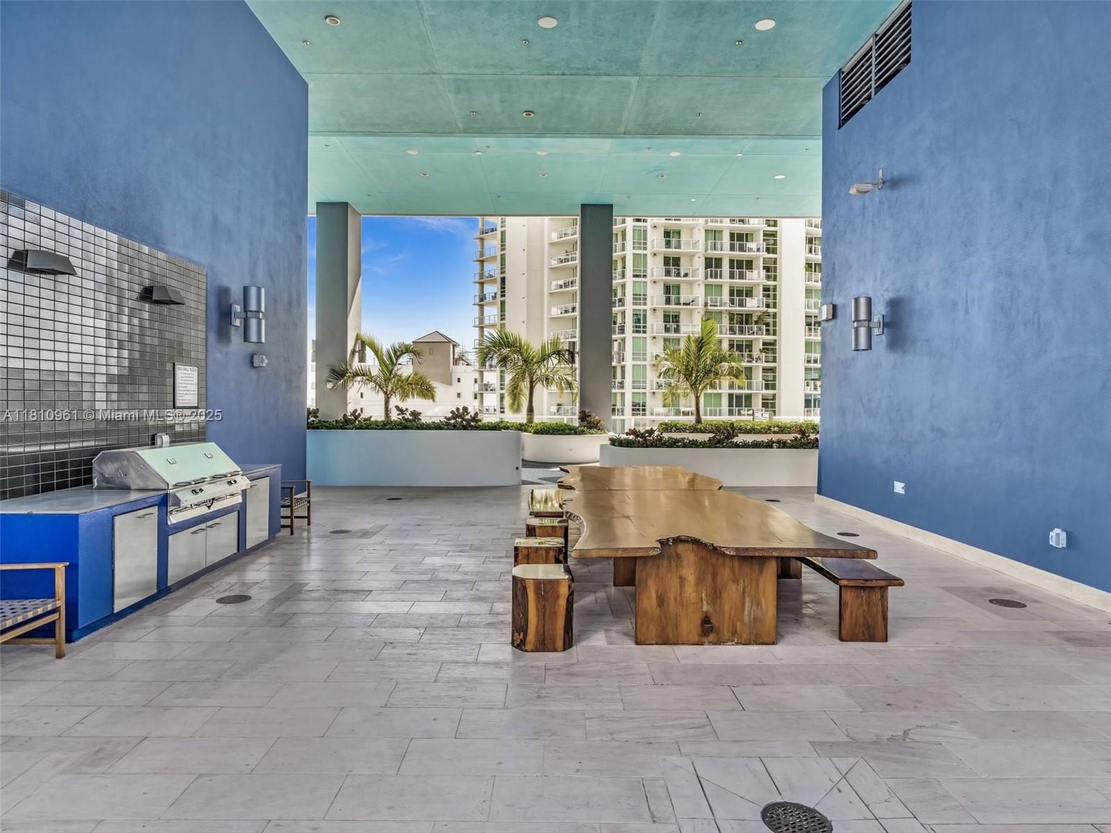 1300 Brickell Bay Dr #3207, Miami FL 33131