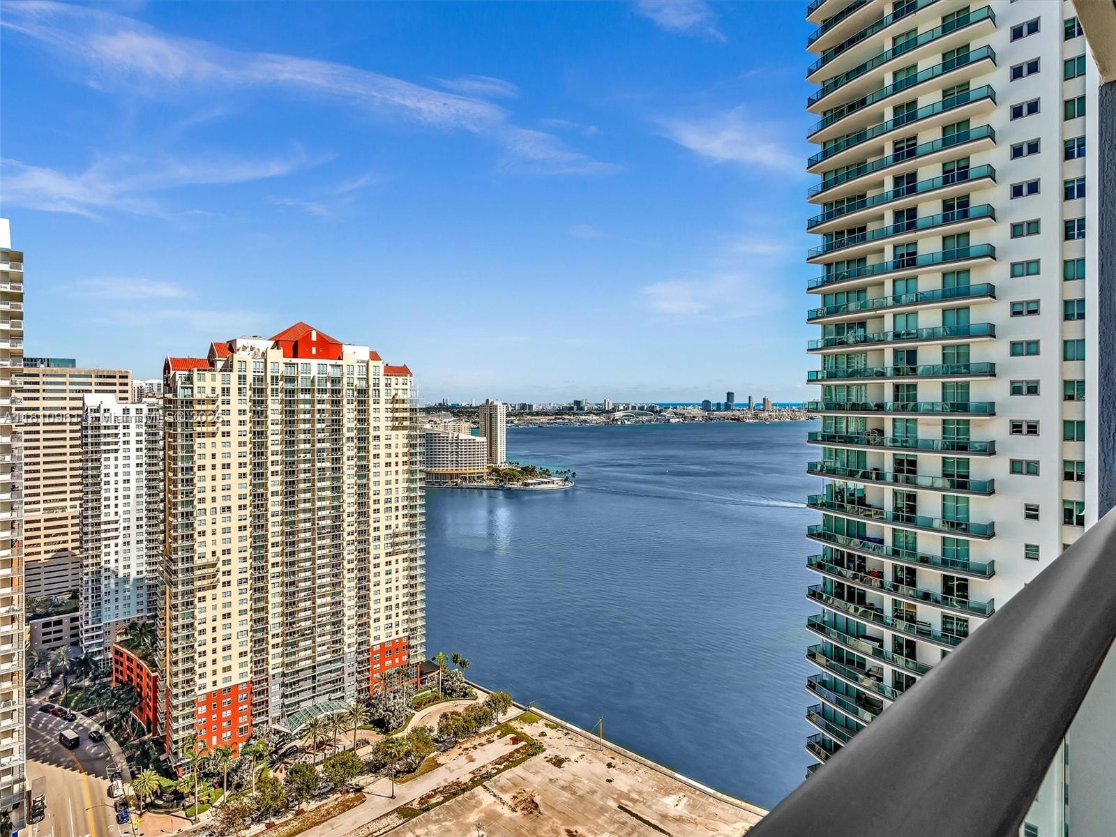 1300 Brickell Bay Dr #3207, Miami FL 33131