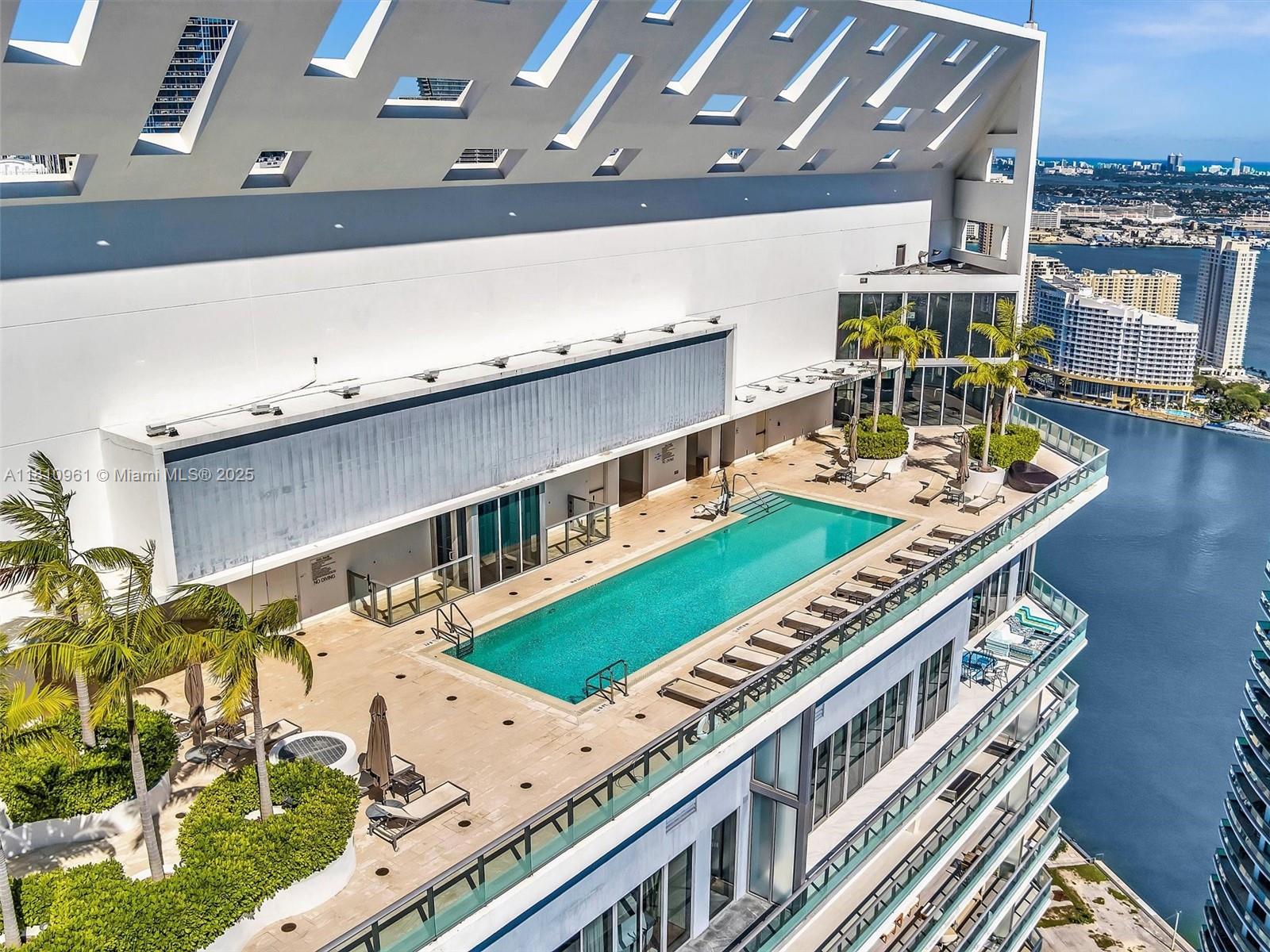 1300 Brickell Bay Dr #3207, Miami FL 33131