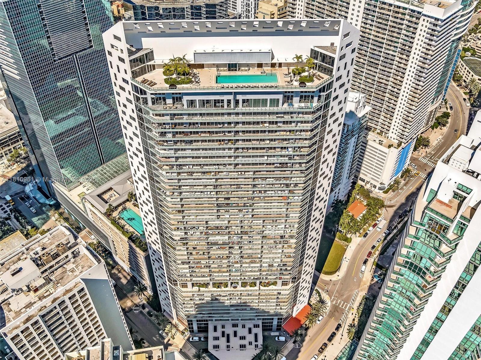 1300 Brickell Bay Dr #3207, Miami FL 33131
