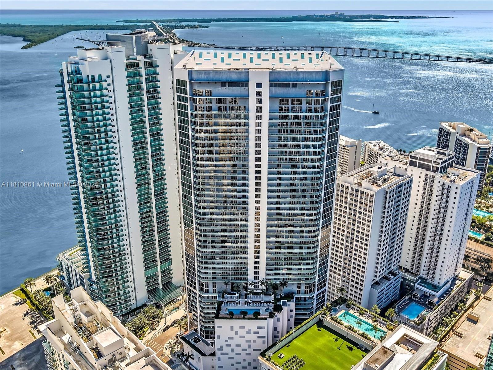 1300 Brickell Bay Dr #3207, Miami FL 33131