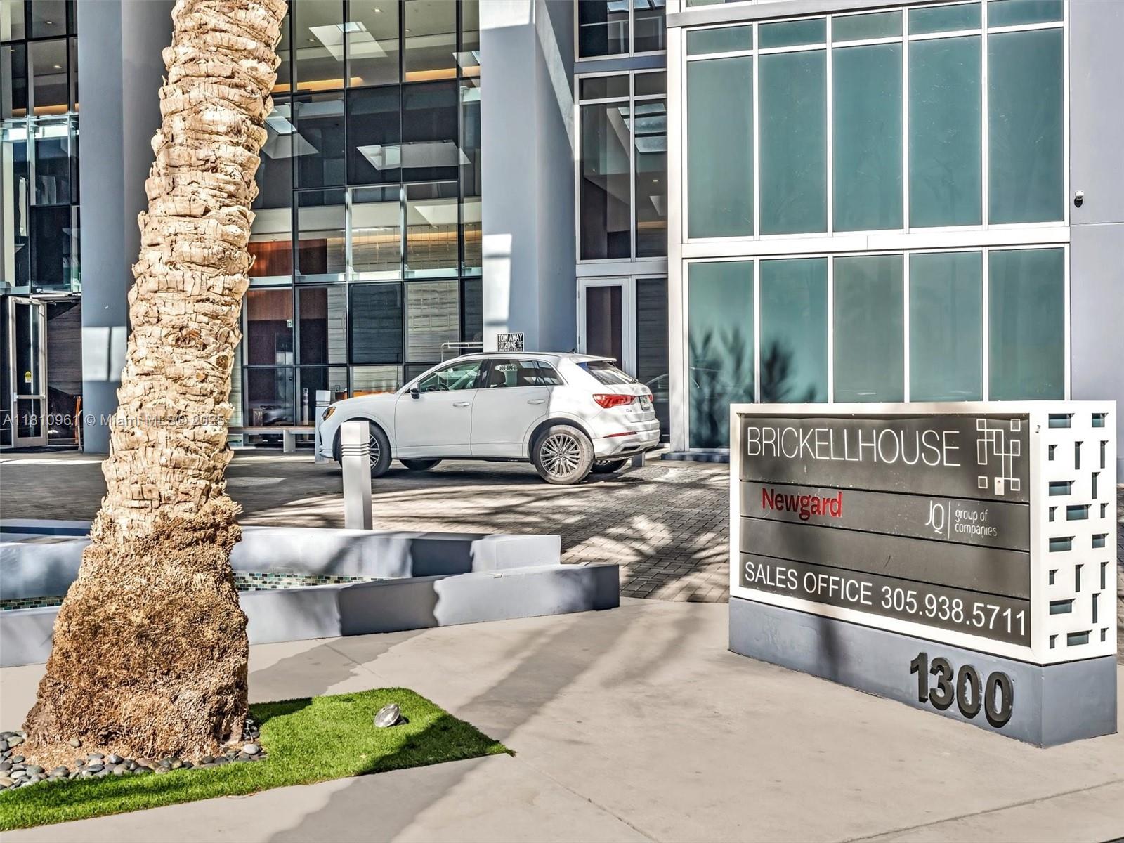 1300 Brickell Bay Dr #3207, Miami FL 33131