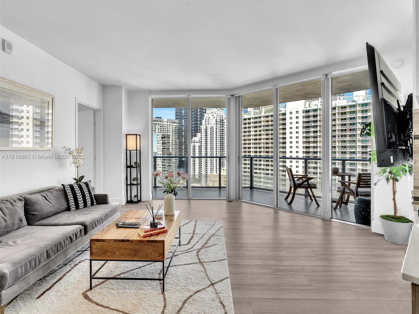1300 Brickell Bay Dr #3207, Miami FL 33131