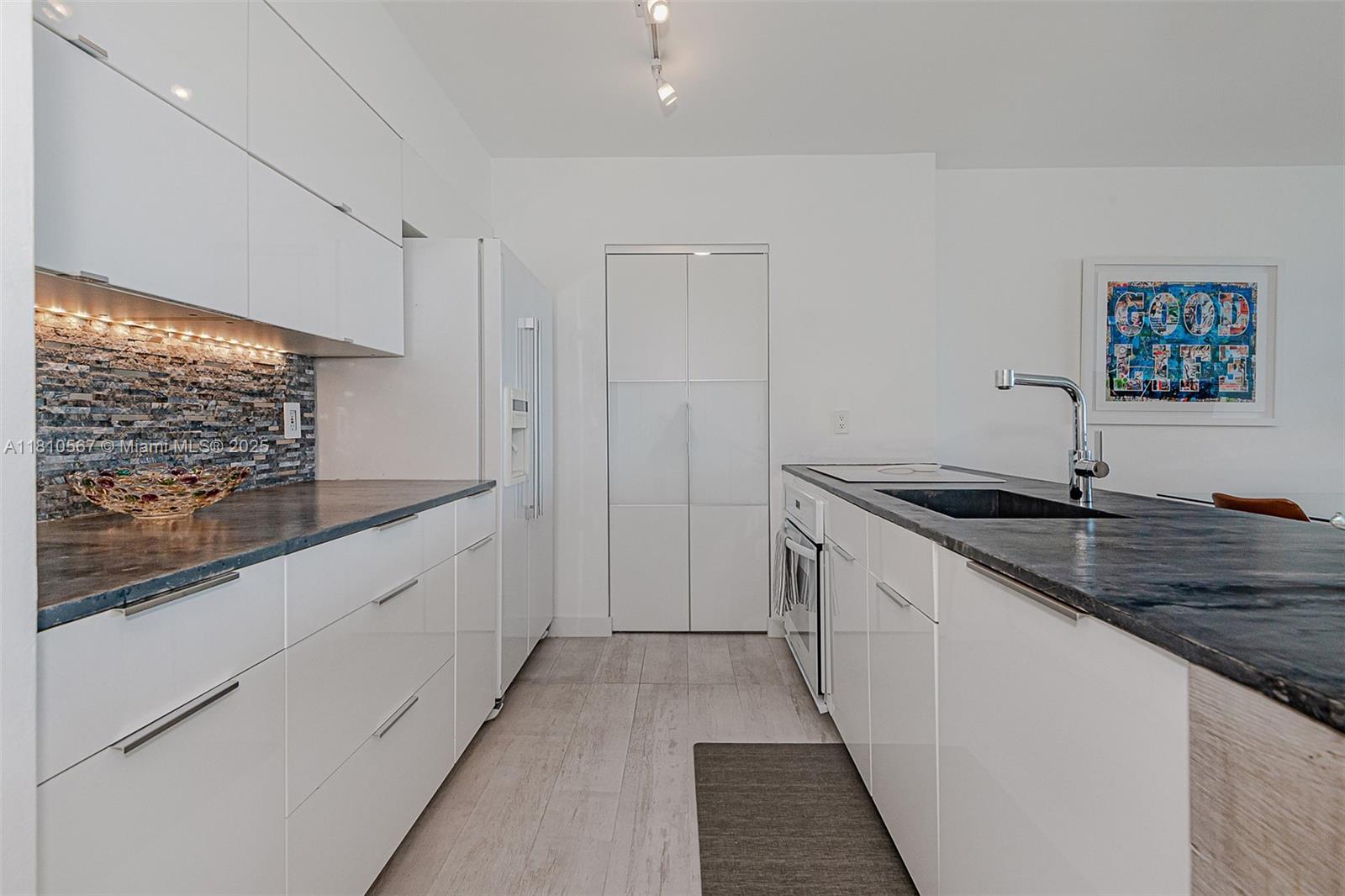 90 Alton Rd #2506, Miami Beach FL 33139