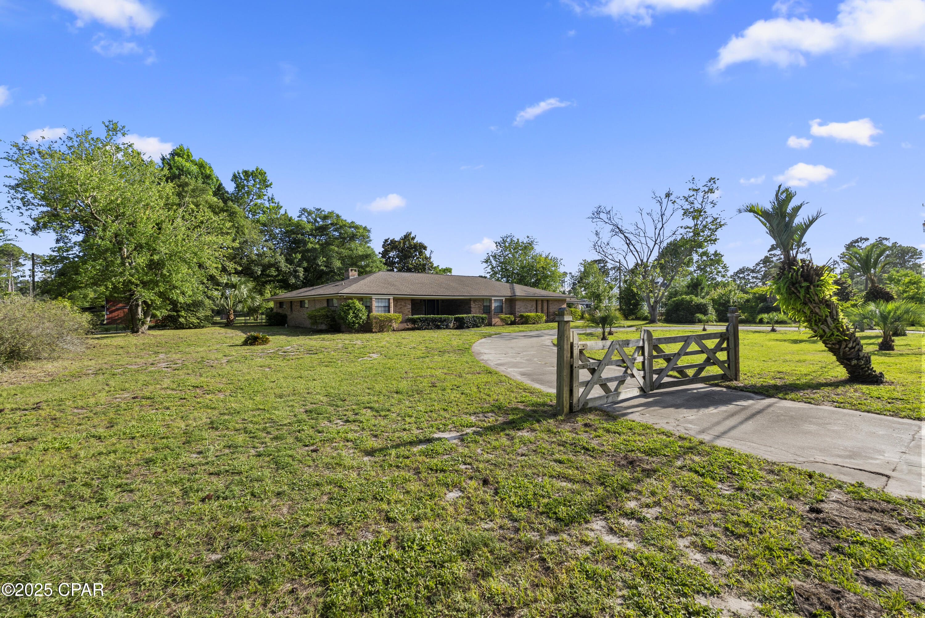 Image 2 For 7425 Laird Street