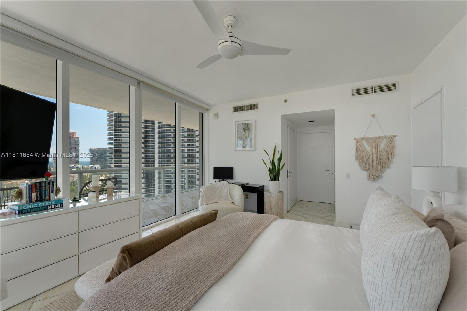 450 Alton Rd #1510, Miami Beach FL 33139