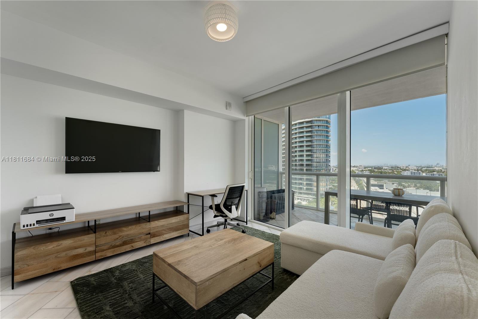 450 Alton Rd #1510, Miami Beach FL 33139
