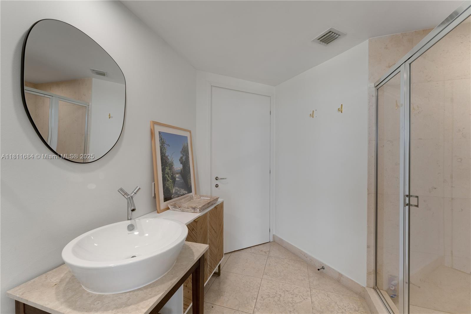 450 Alton Rd #1510, Miami Beach FL 33139