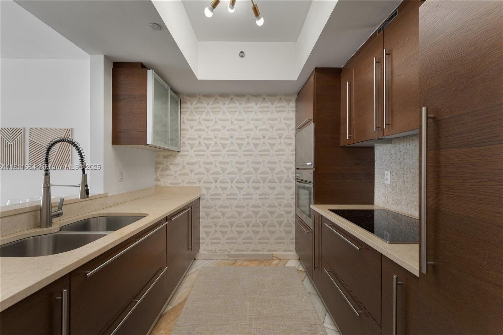 450 Alton Rd #1510, Miami Beach FL 33139