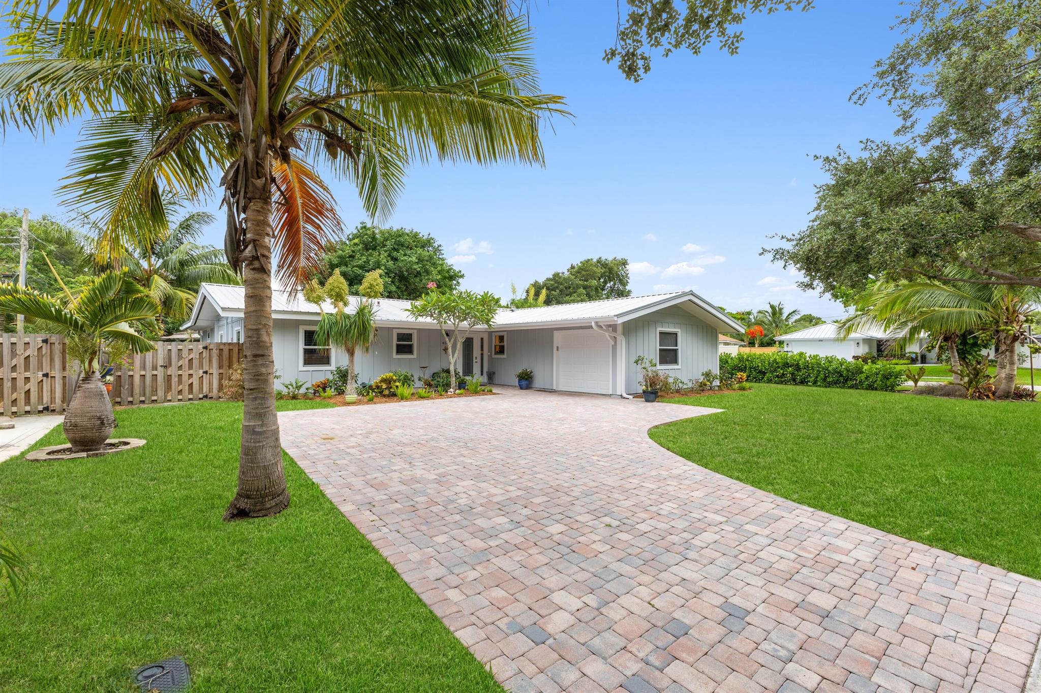 Image to showcase the property located at 454 Tequesta Drive