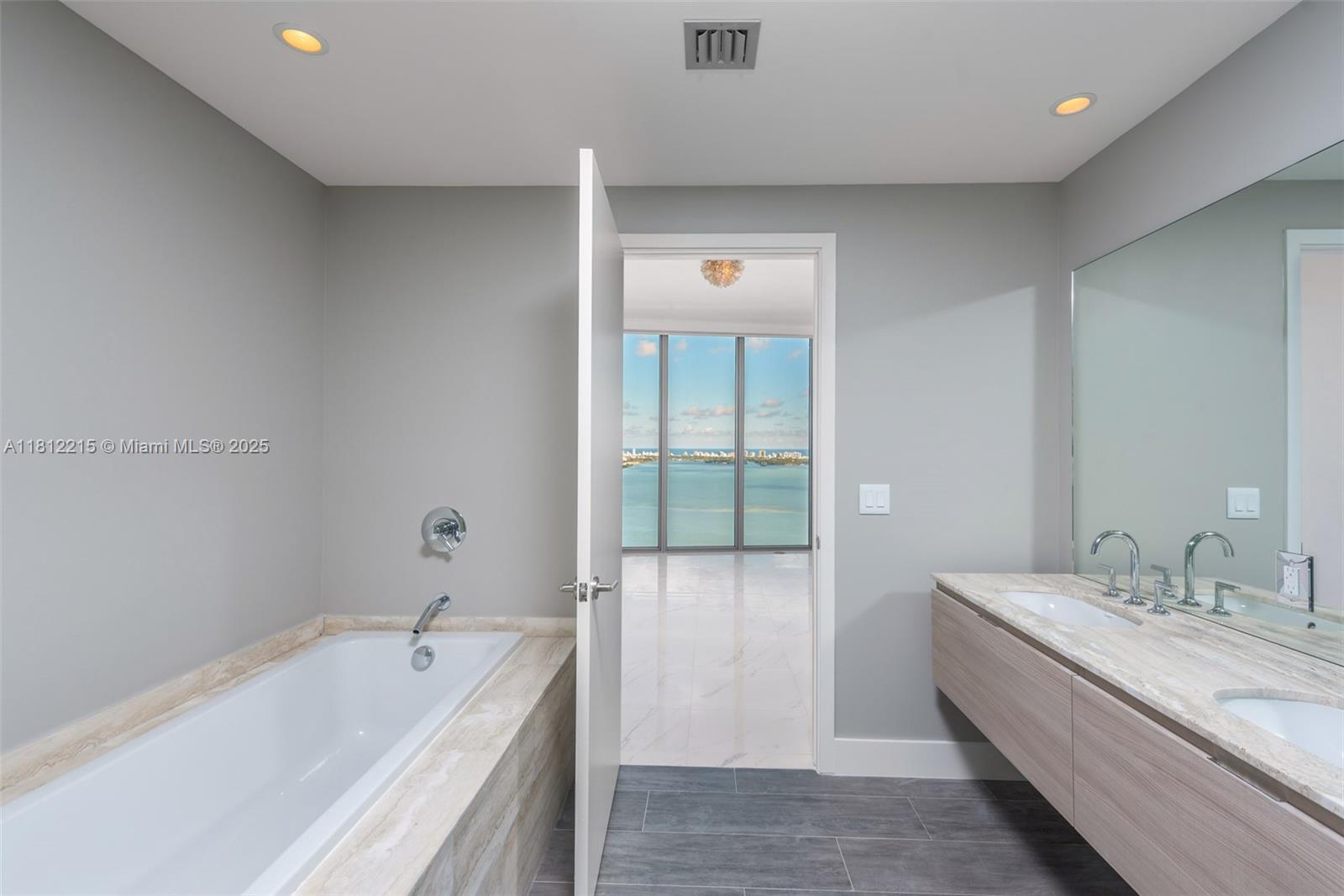 2900 NE 7th Ave #3903, Miami FL 33137