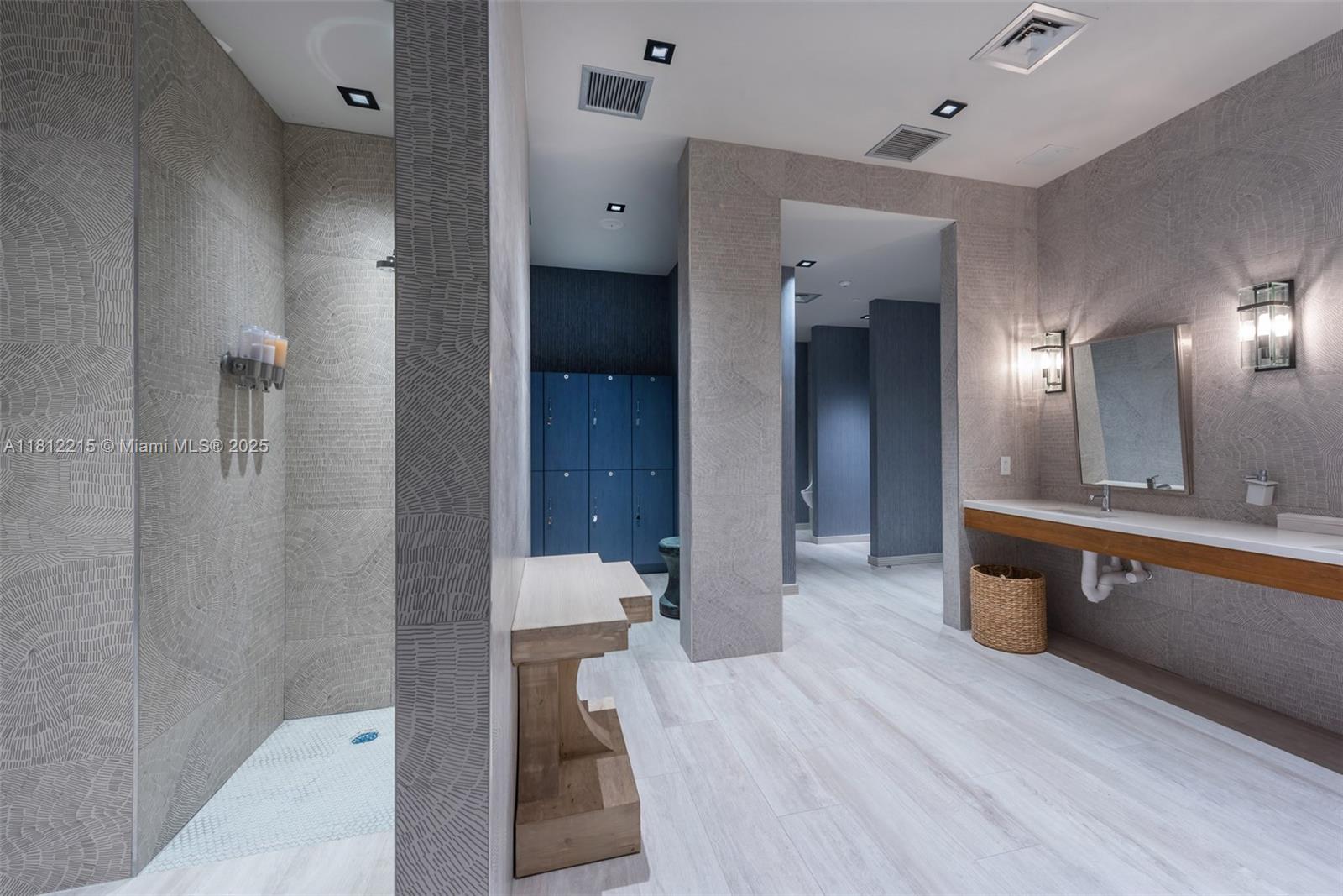 2900 NE 7th Ave #3903, Miami FL 33137