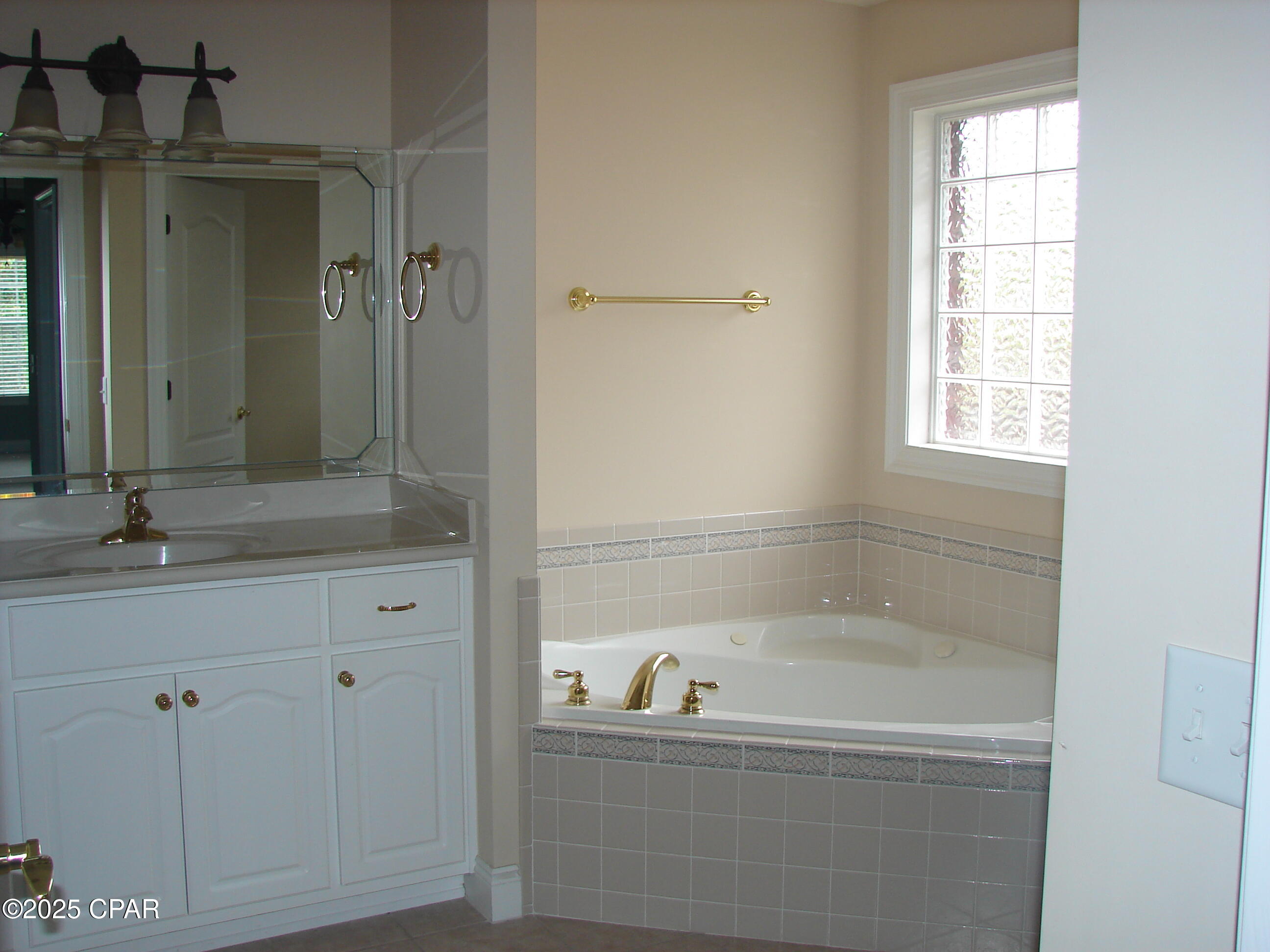 Image 11 For 3402 Hillcrest Drive