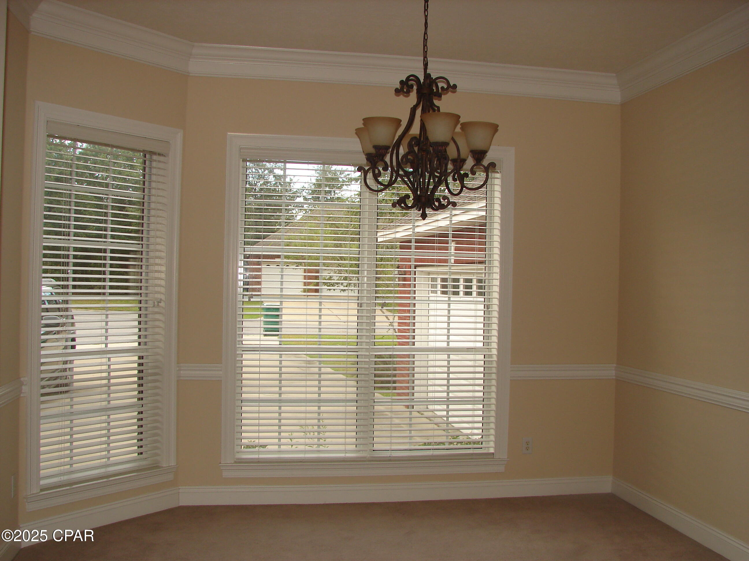 Image 2 For 3402 Hillcrest Drive