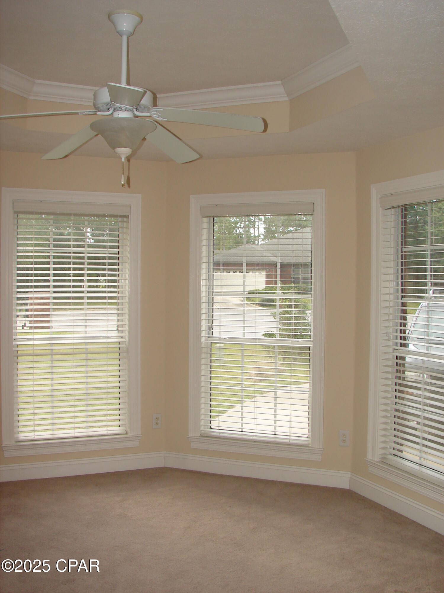 Image 3 For 3402 Hillcrest Drive