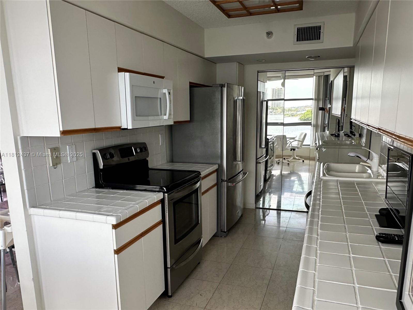 3530 Mystic Pointe Dr #601, Aventura FL 33180