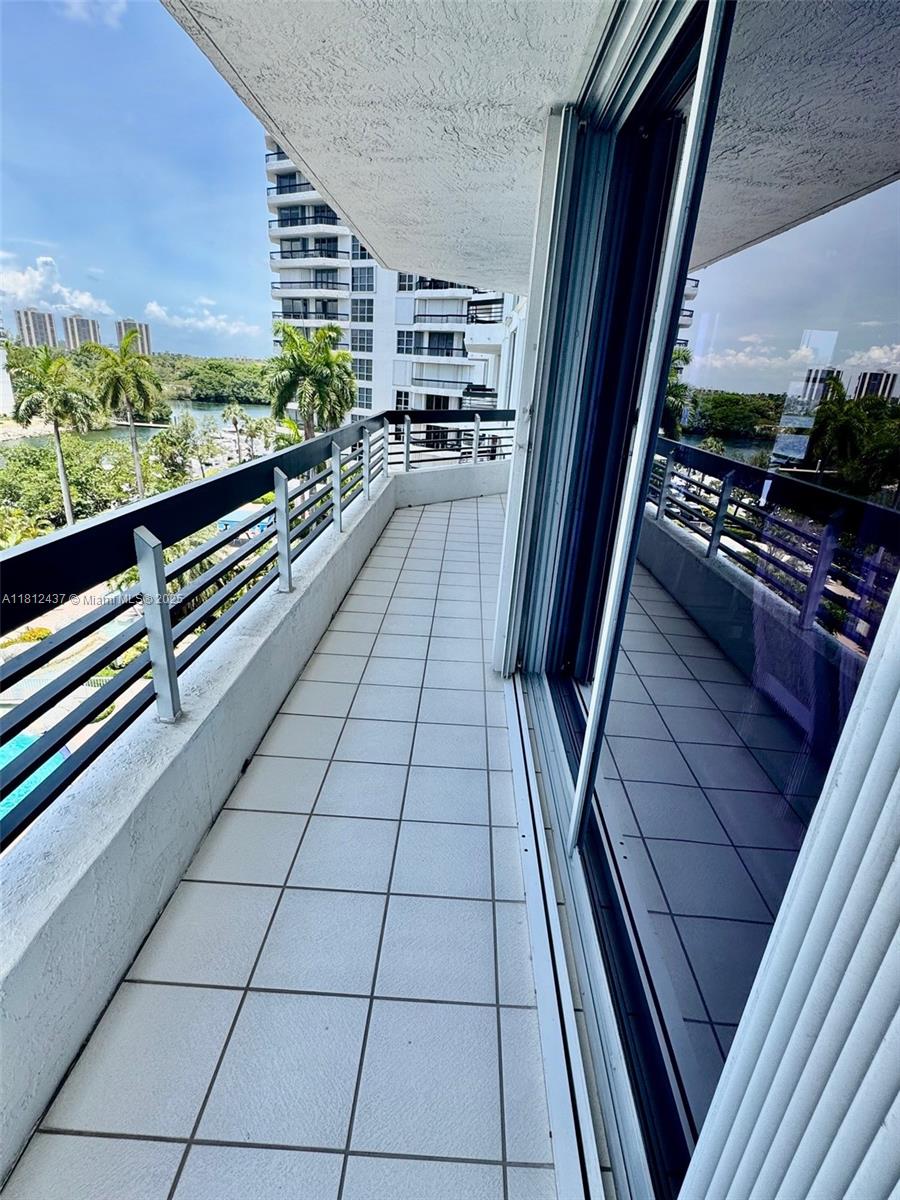 3530 Mystic Pointe Dr #601, Aventura FL 33180