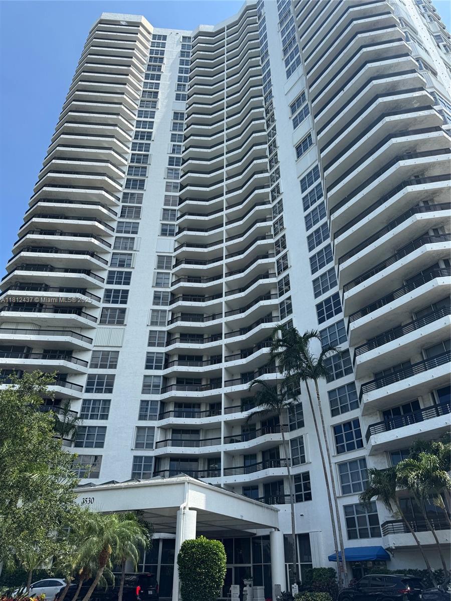3530 Mystic Pointe Dr #601, Aventura FL 33180