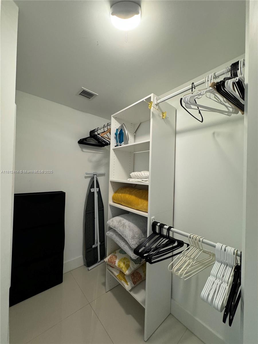 1300 Brickell Bay Dr #901, Miami FL 33131