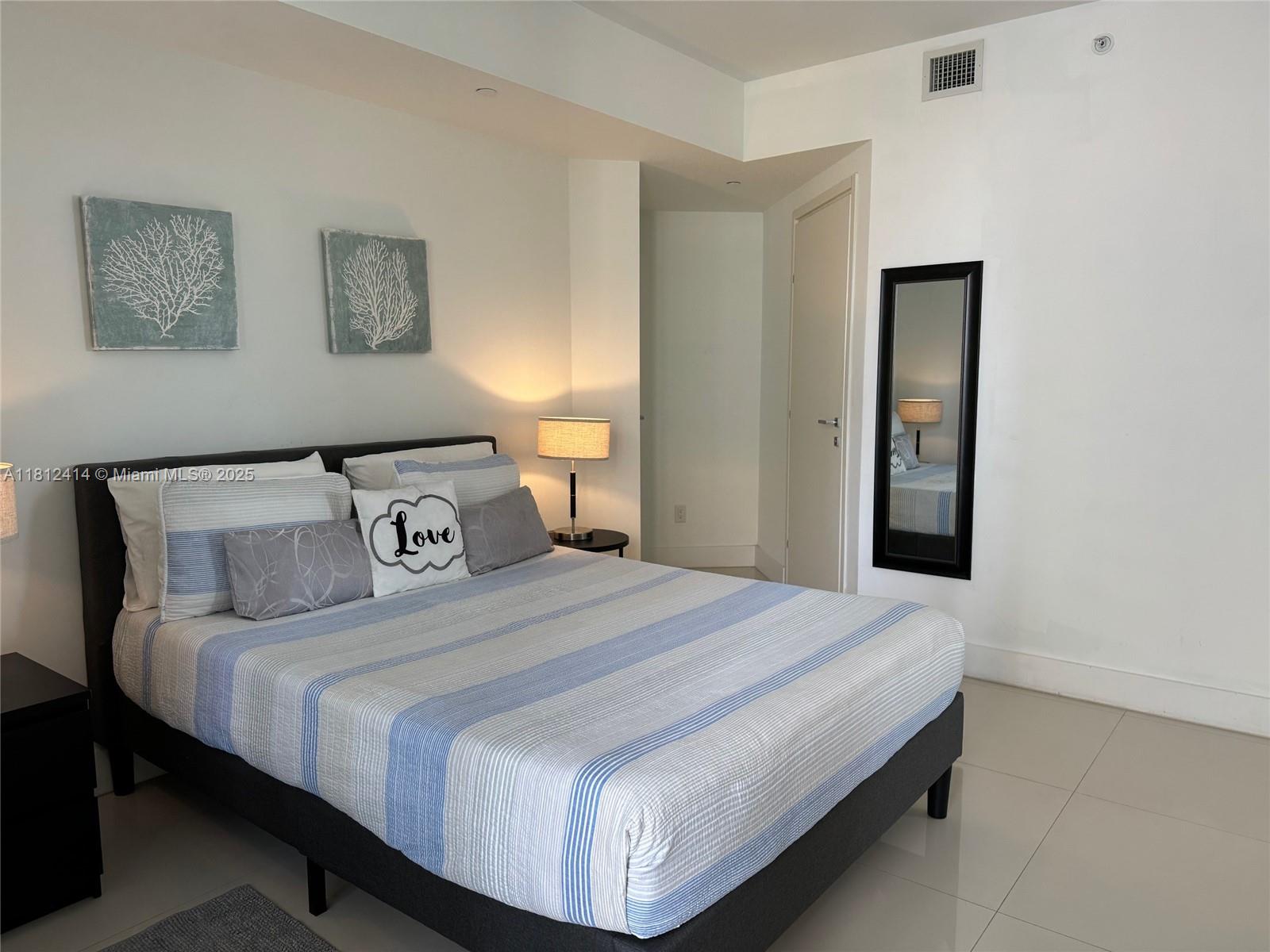 1300 Brickell Bay Dr #901, Miami FL 33131