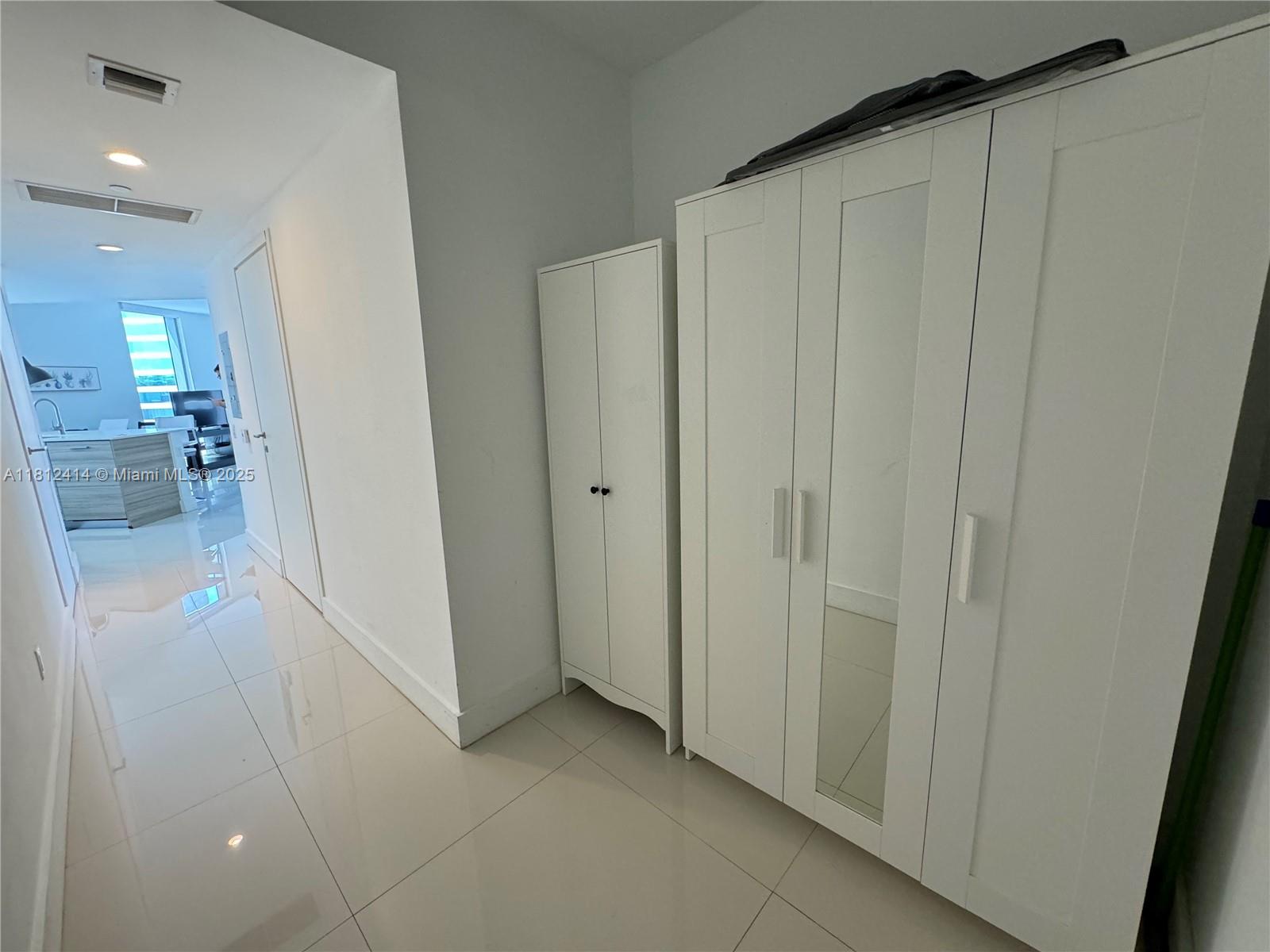 1300 Brickell Bay Dr #901, Miami FL 33131