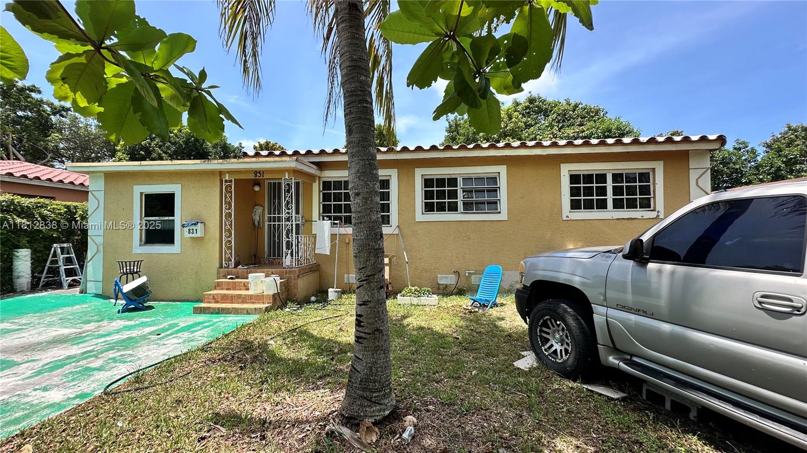 831 NE 157th Ter, North Miami Beach, Florida image 2