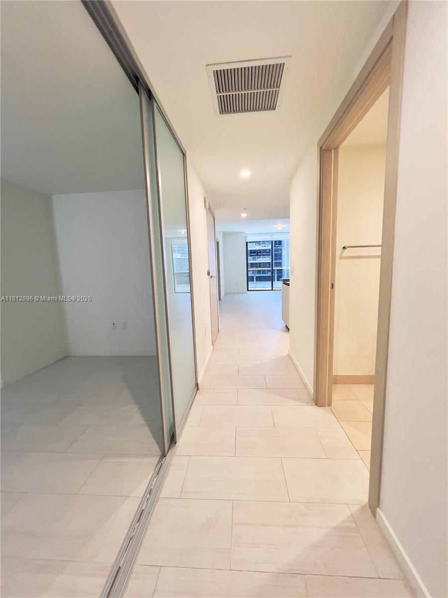 1000 Brickell Plz #2205, Miami FL 33131