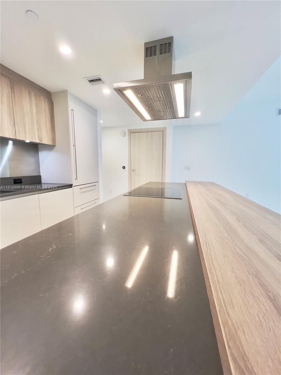1000 Brickell Plz #2205, Miami FL 33131