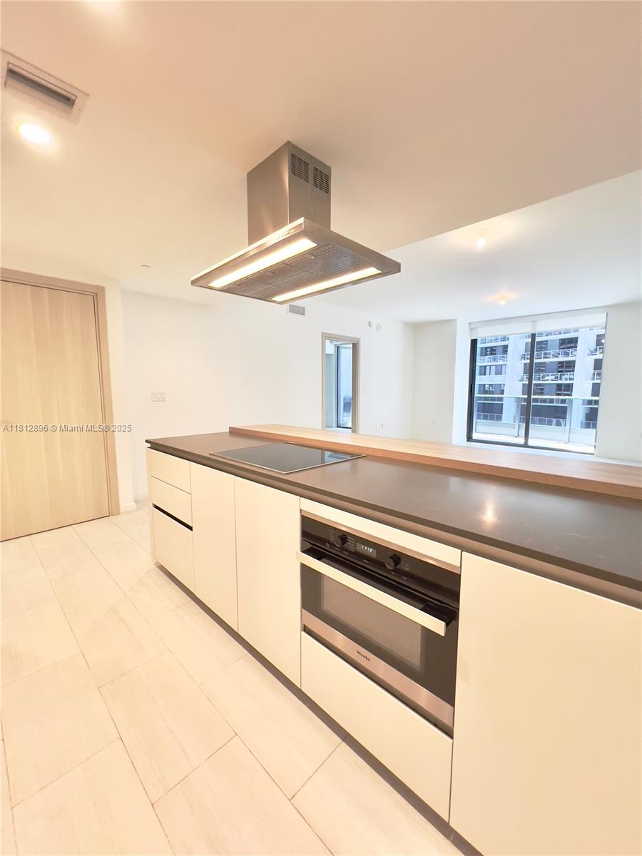 1000 Brickell Plz #2205, Miami FL 33131