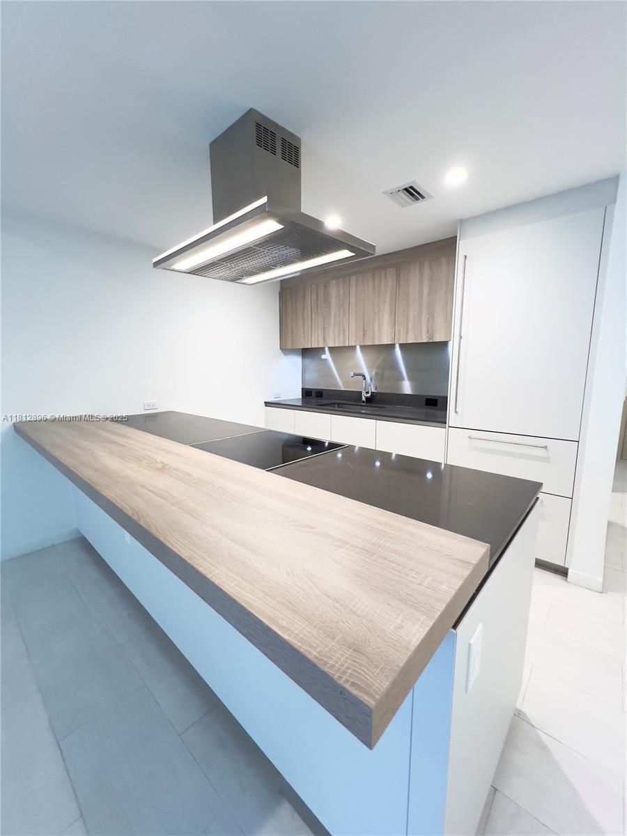 1000 Brickell Plz #2205, Miami FL 33131