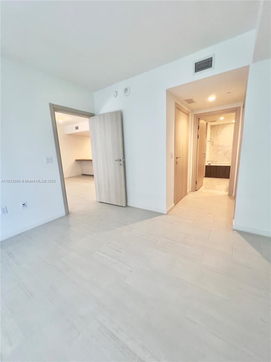 1000 Brickell Plz #2205, Miami FL 33131
