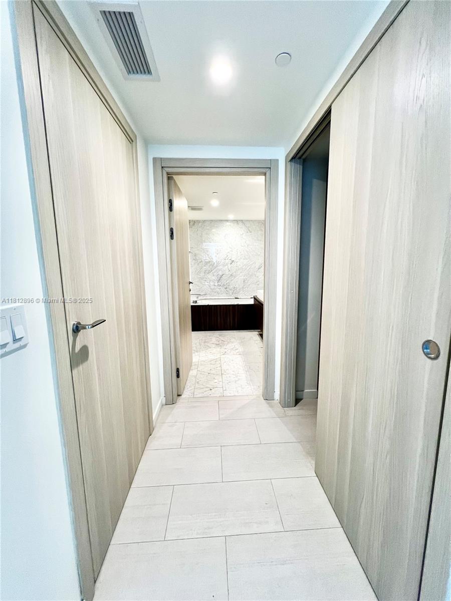 1000 Brickell Plz #2205, Miami FL 33131