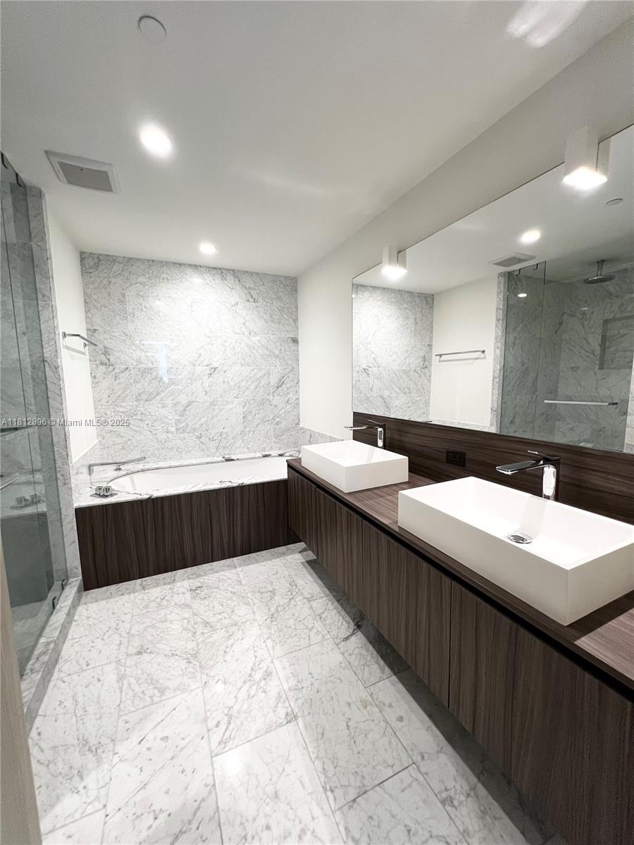 1000 Brickell Plz #2205, Miami FL 33131