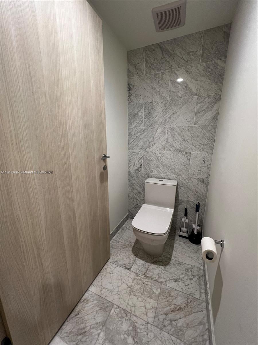 1000 Brickell Plz #2205, Miami FL 33131