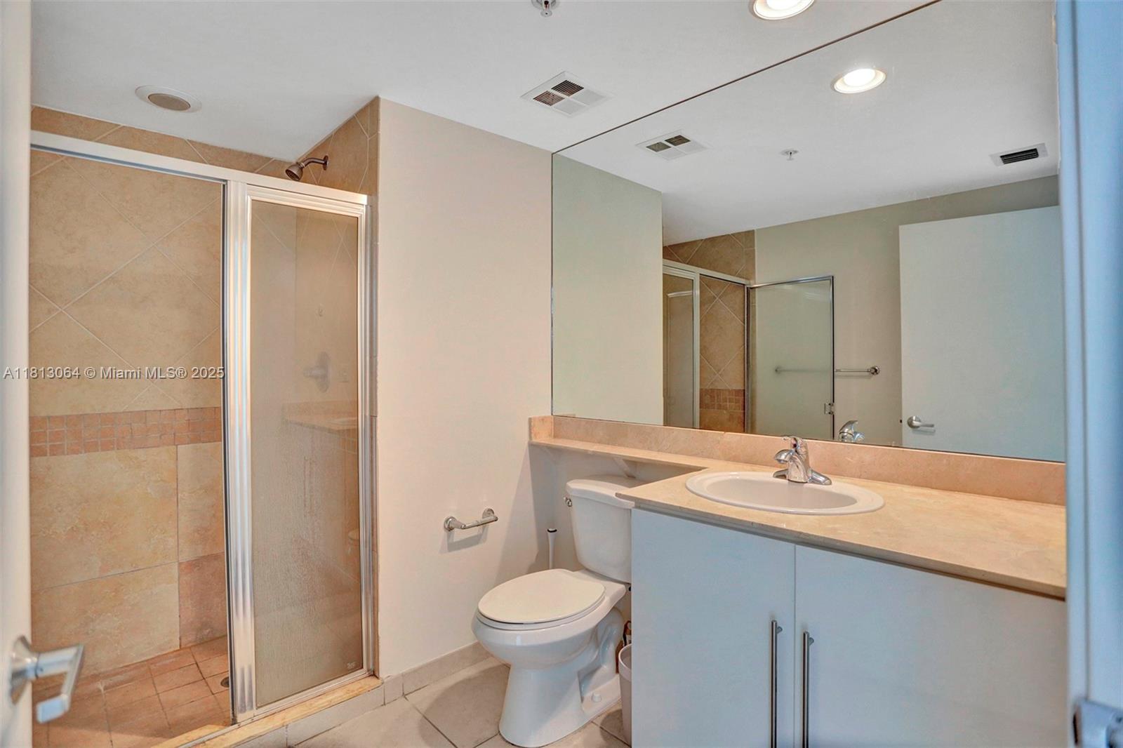325 S Biscayne Blvd #2414, Miami FL 33131
