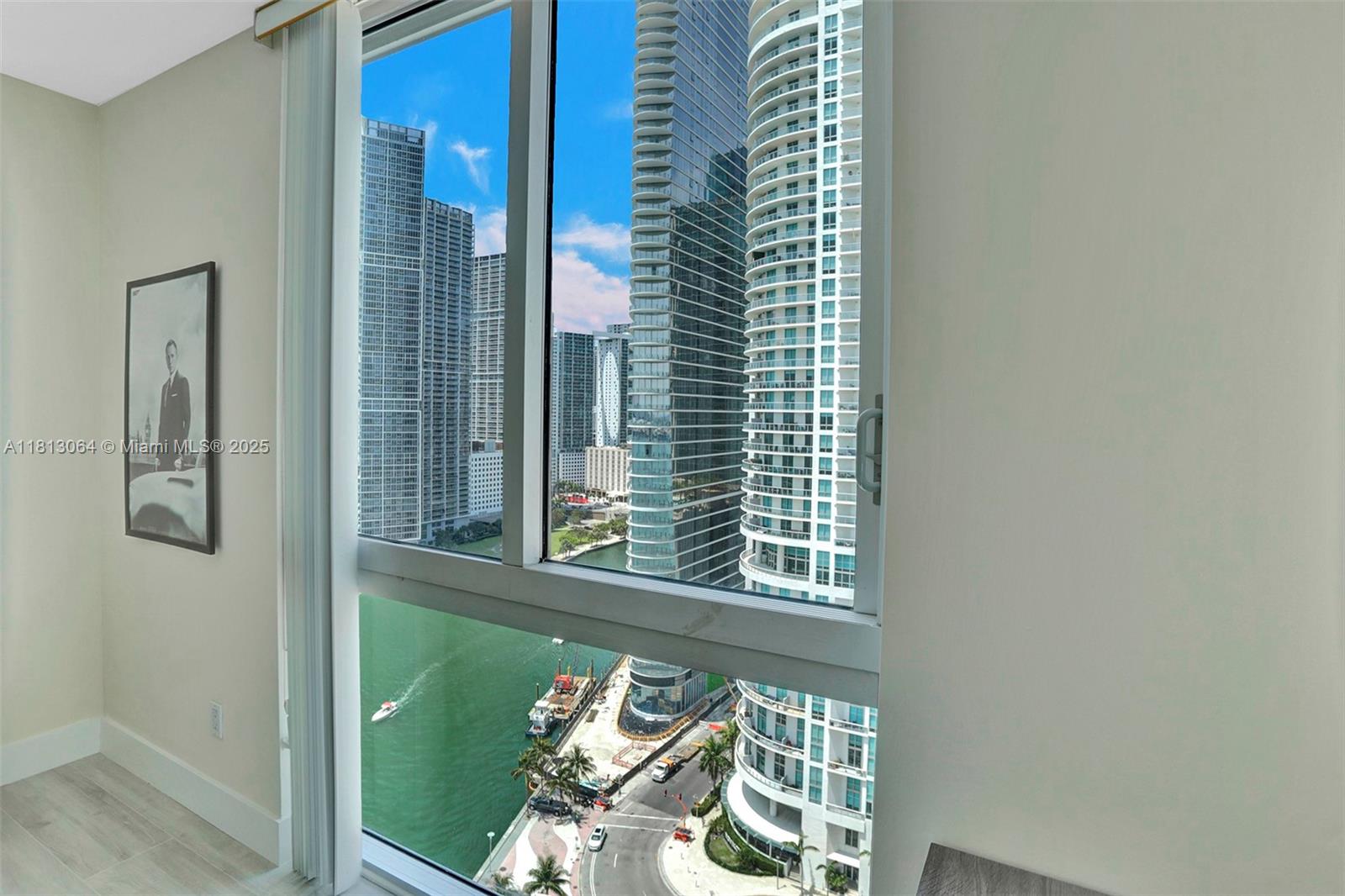 325 S Biscayne Blvd #2414, Miami FL 33131