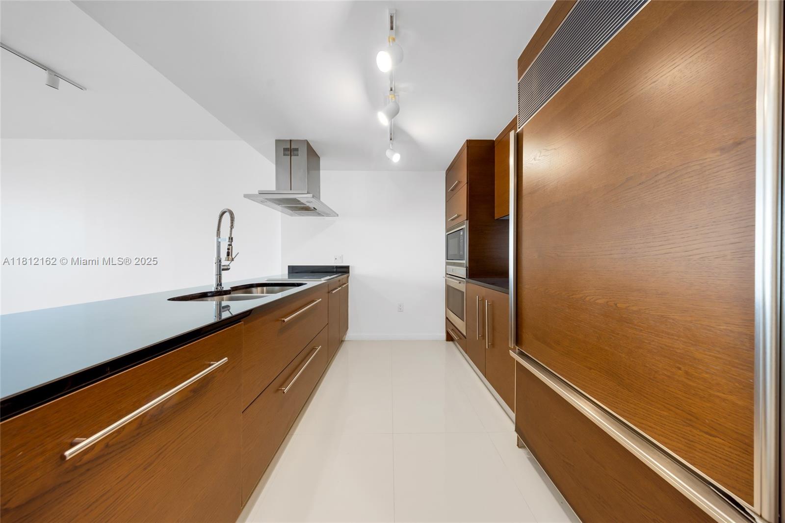495 Brickell Ave #4609, Miami FL 33131