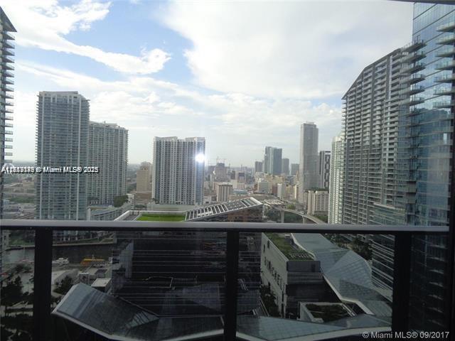 Condo for Sale in Miami, FL