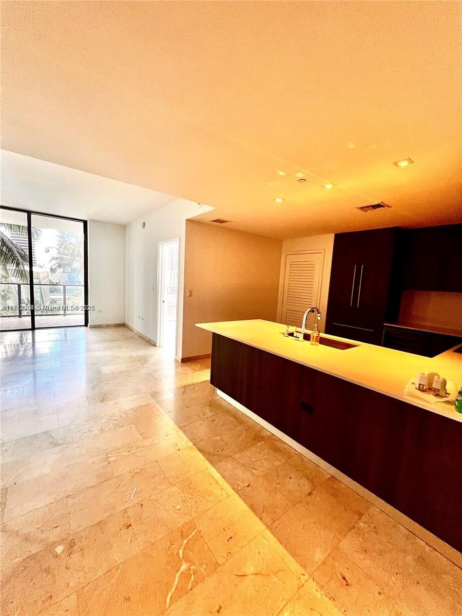 88 SW 7th St #803, Miami FL 33130