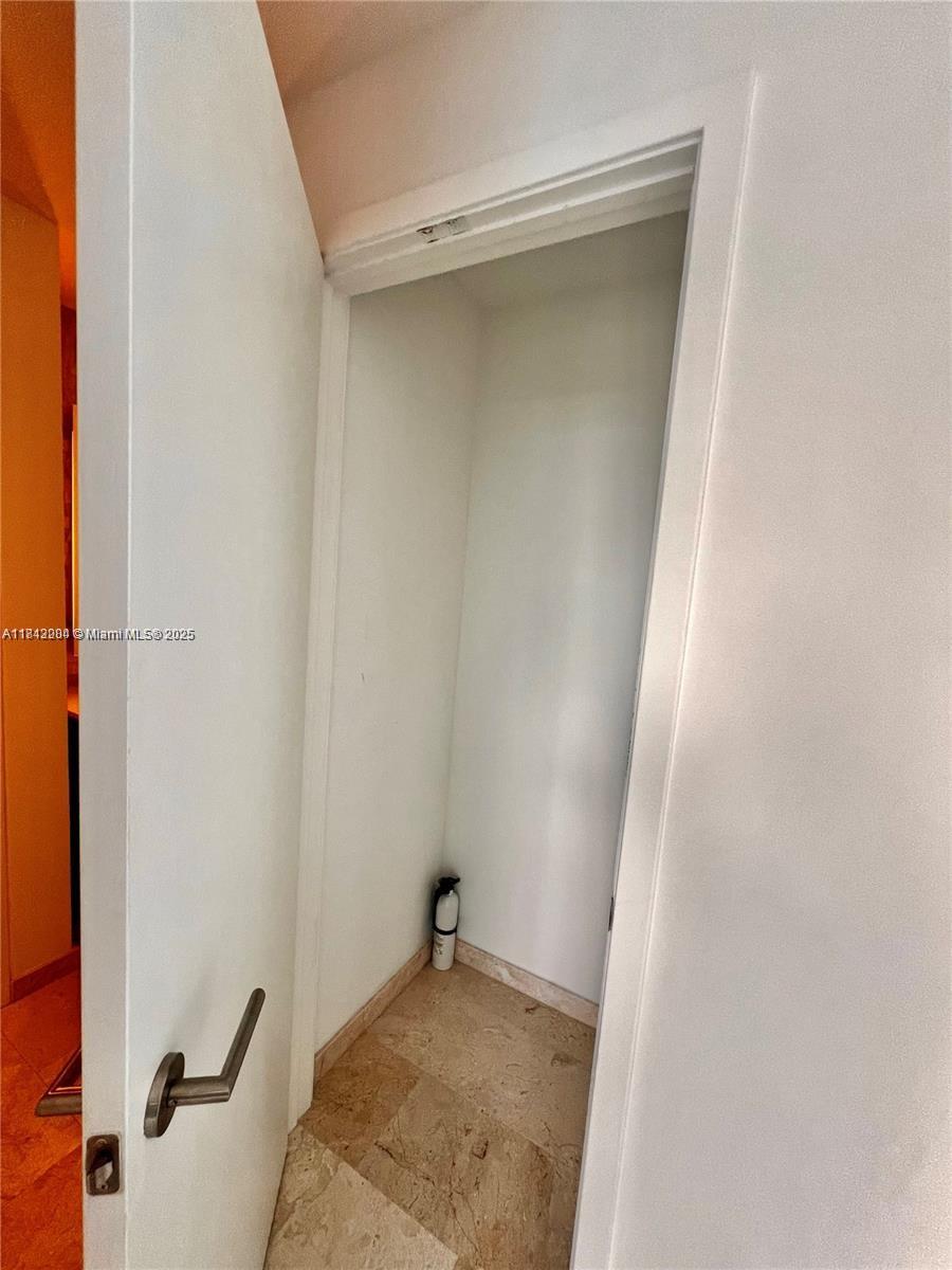 88 SW 7th St #803, Miami FL 33130