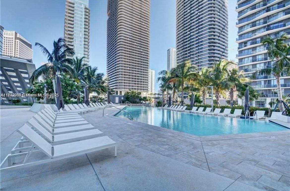 88 SW 7th St #803, Miami FL 33130