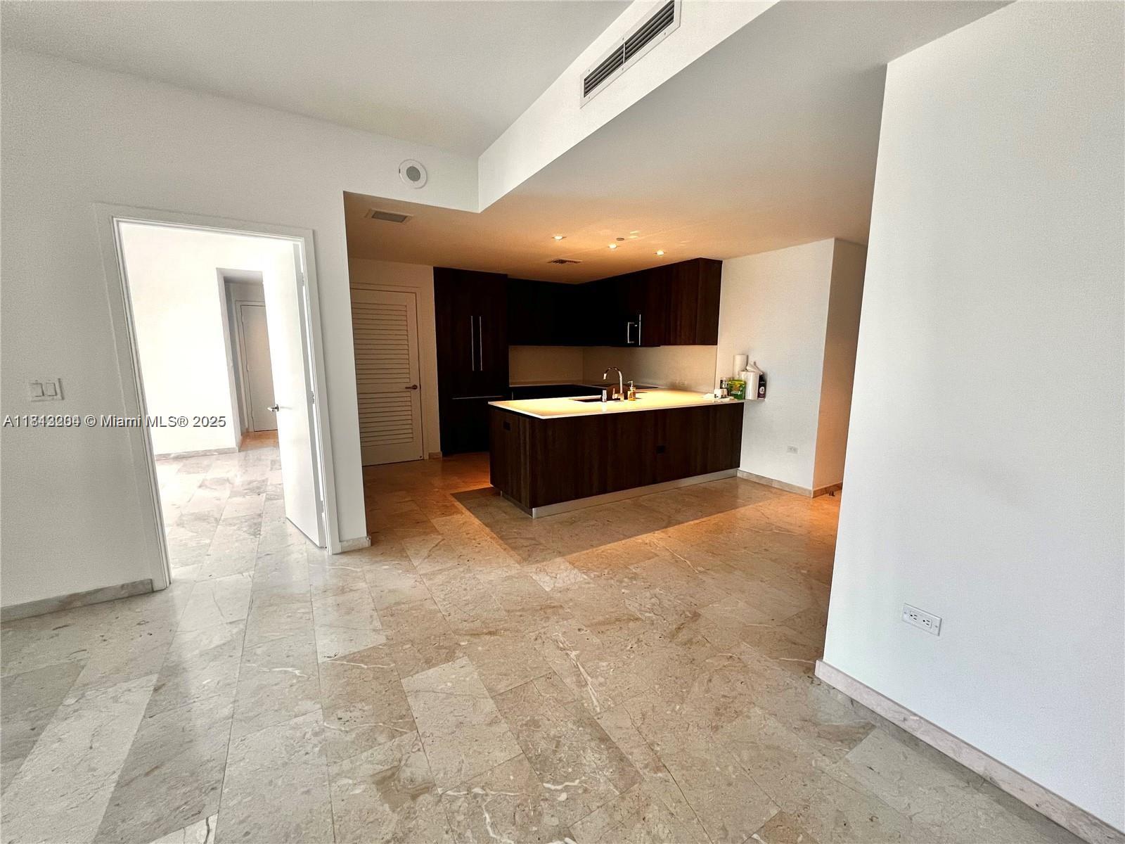 88 SW 7th St #803, Miami FL 33130