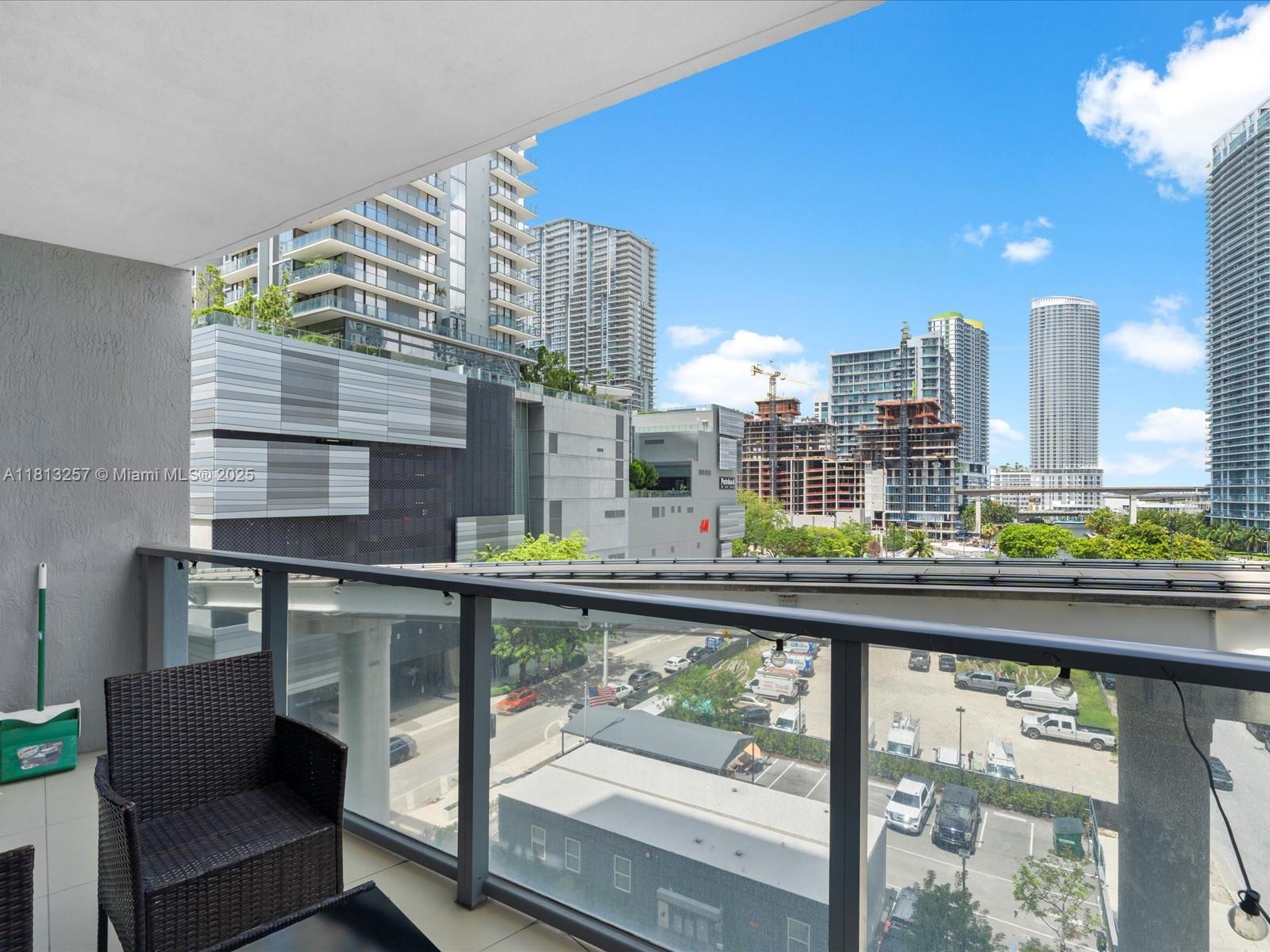 Condo for Sale in Miami, FL