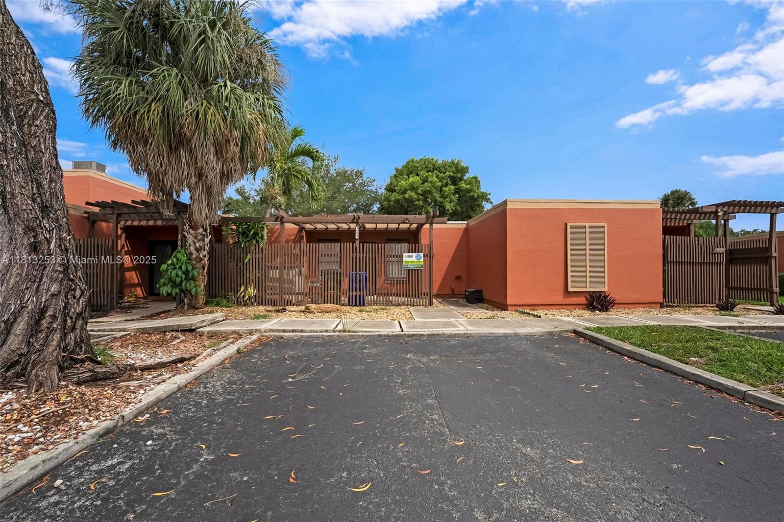 1609 Fairway Rd