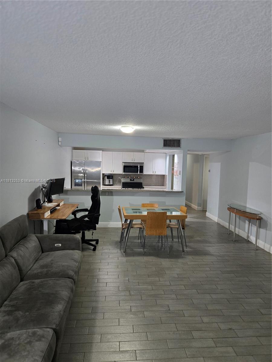 1609 Fairway Rd