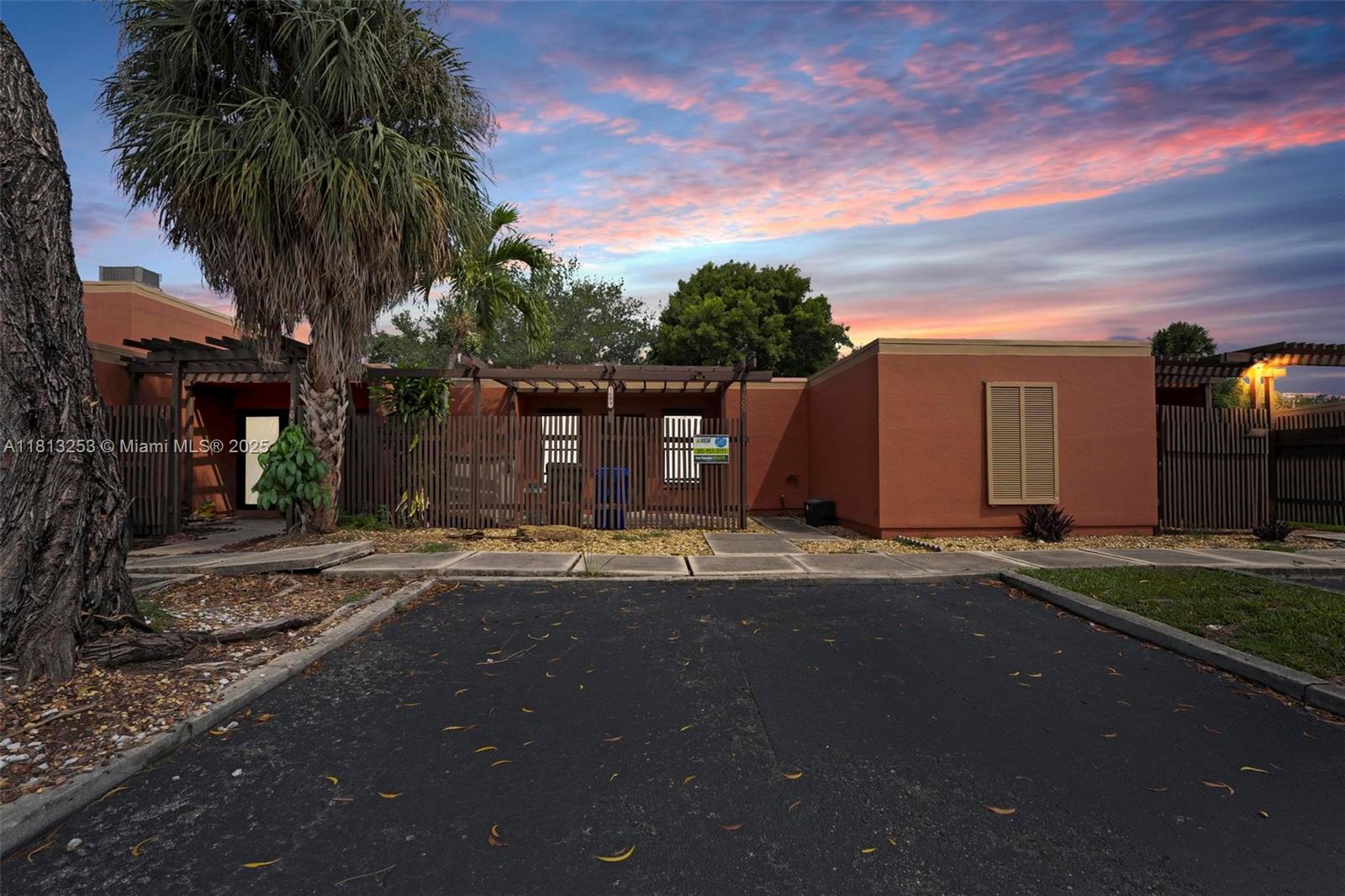 1609 Fairway Rd